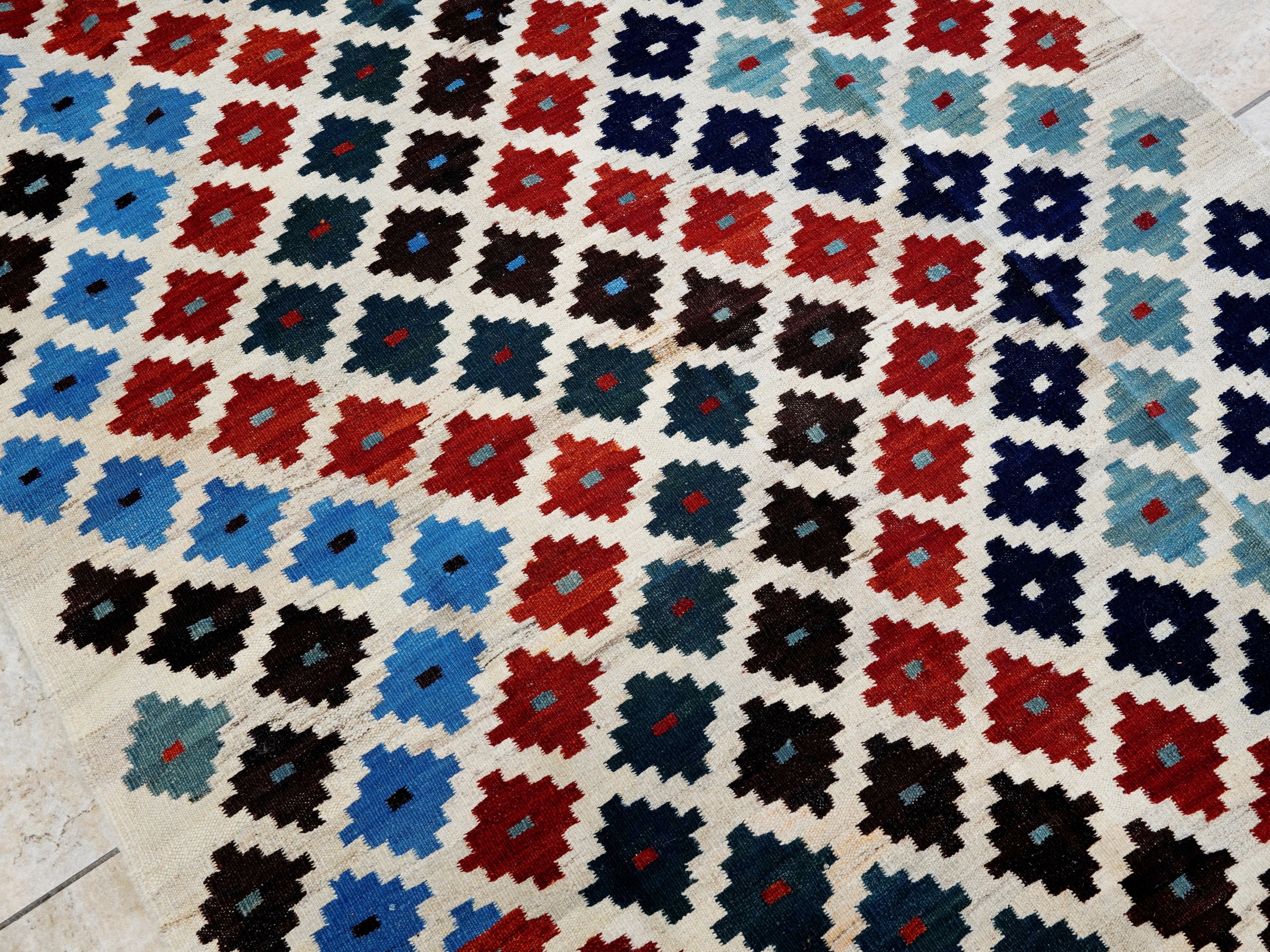 5x7 Ft Beige Kilim Rug - Handwoven Afghan Flat Weave