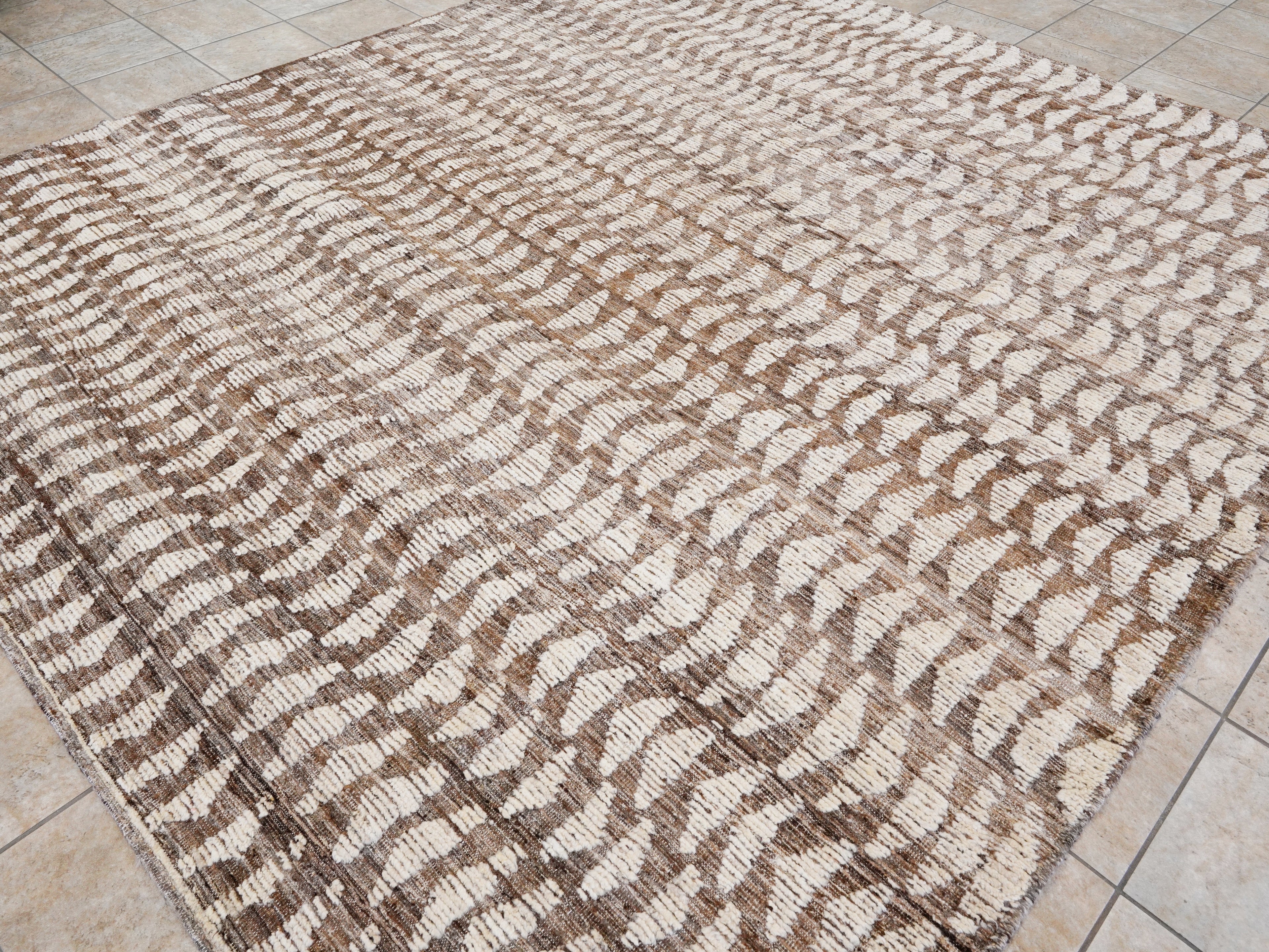 9x10 Ft Beige Moroccan Rug - Hand Knotted Area Rug