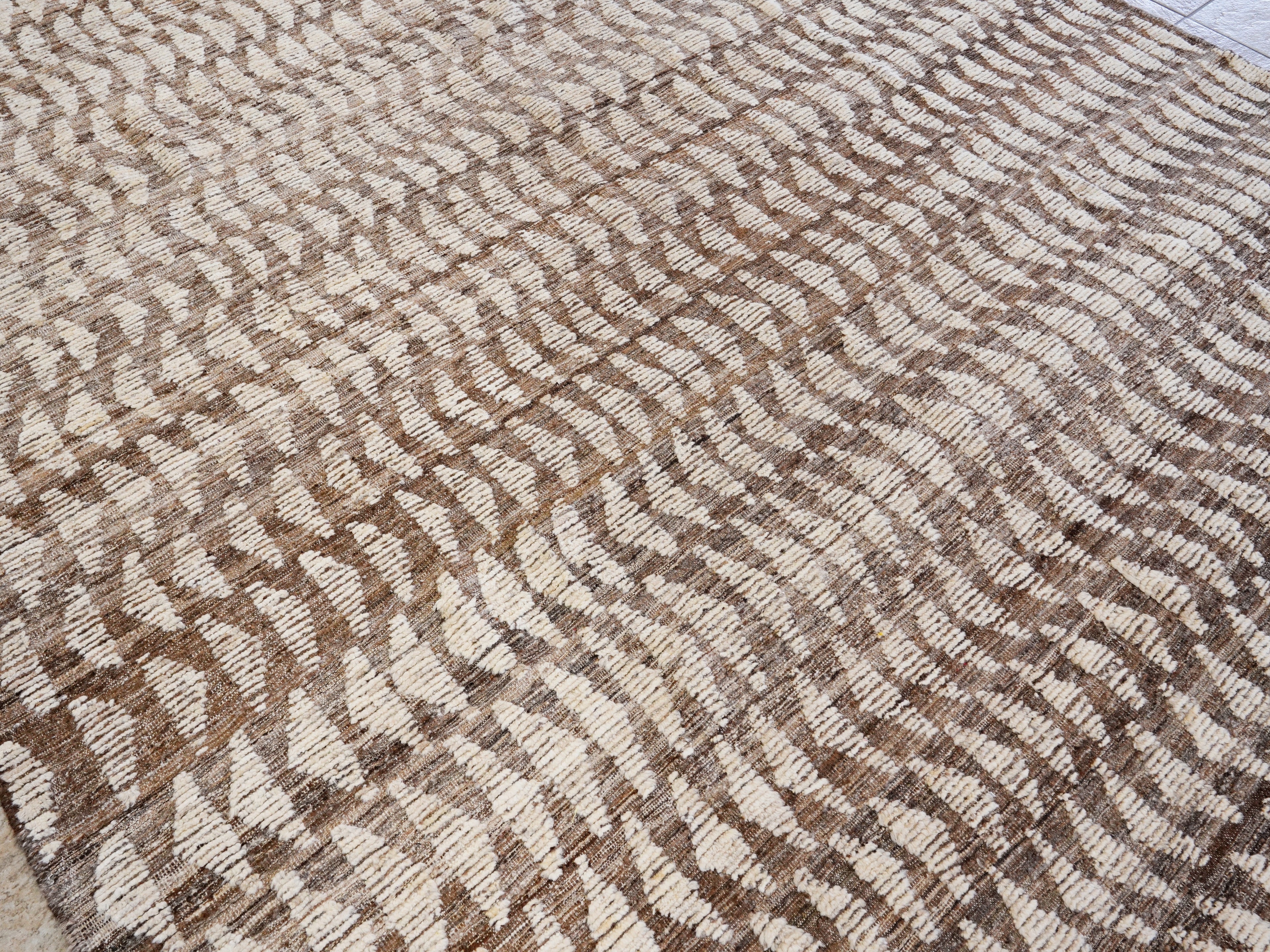 9x10 Ft Beige Moroccan Rug - Hand Knotted Area Rug