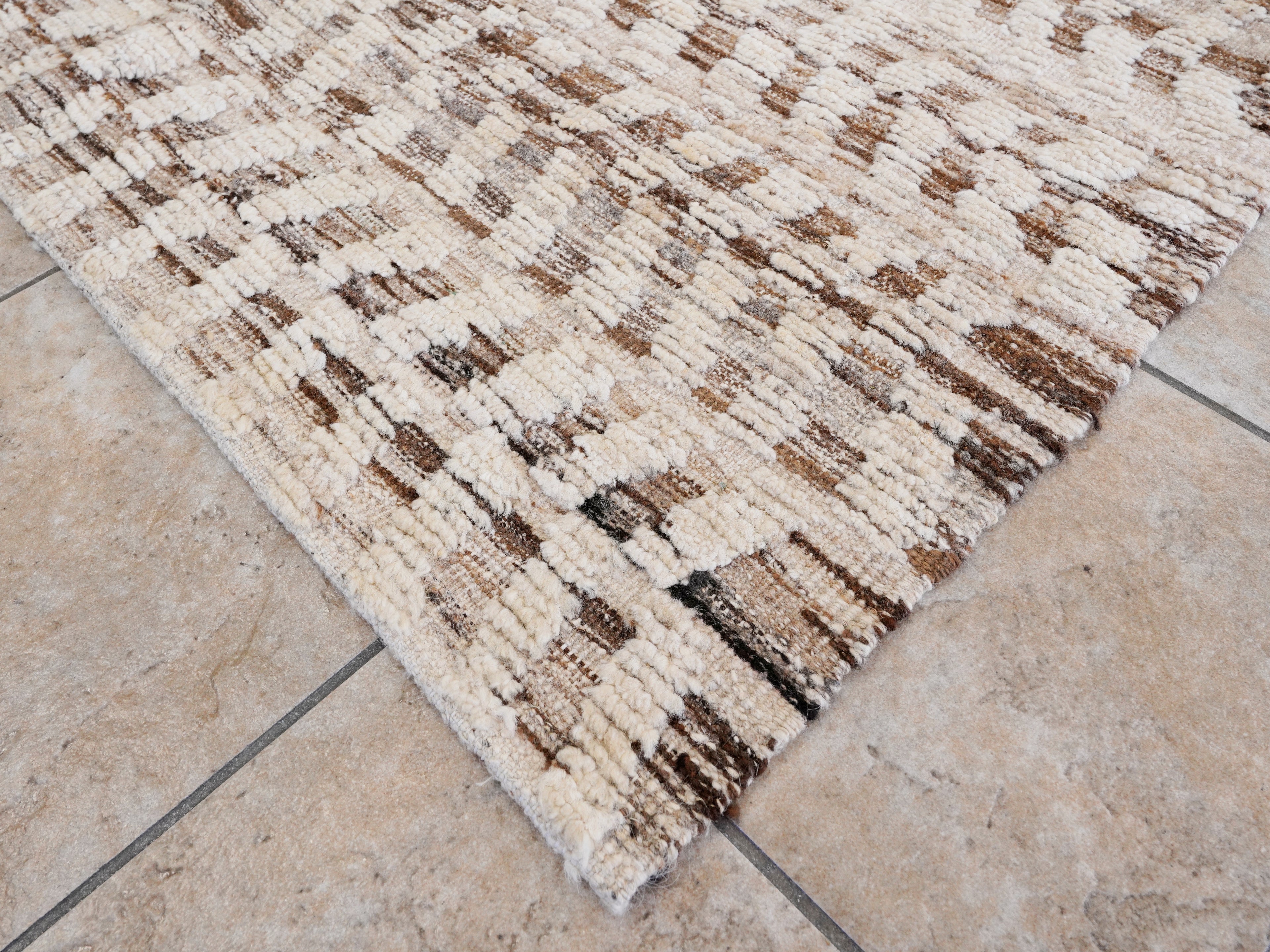 9x10 Ft Beige Moroccan Rug - Hand Knotted Area Rug