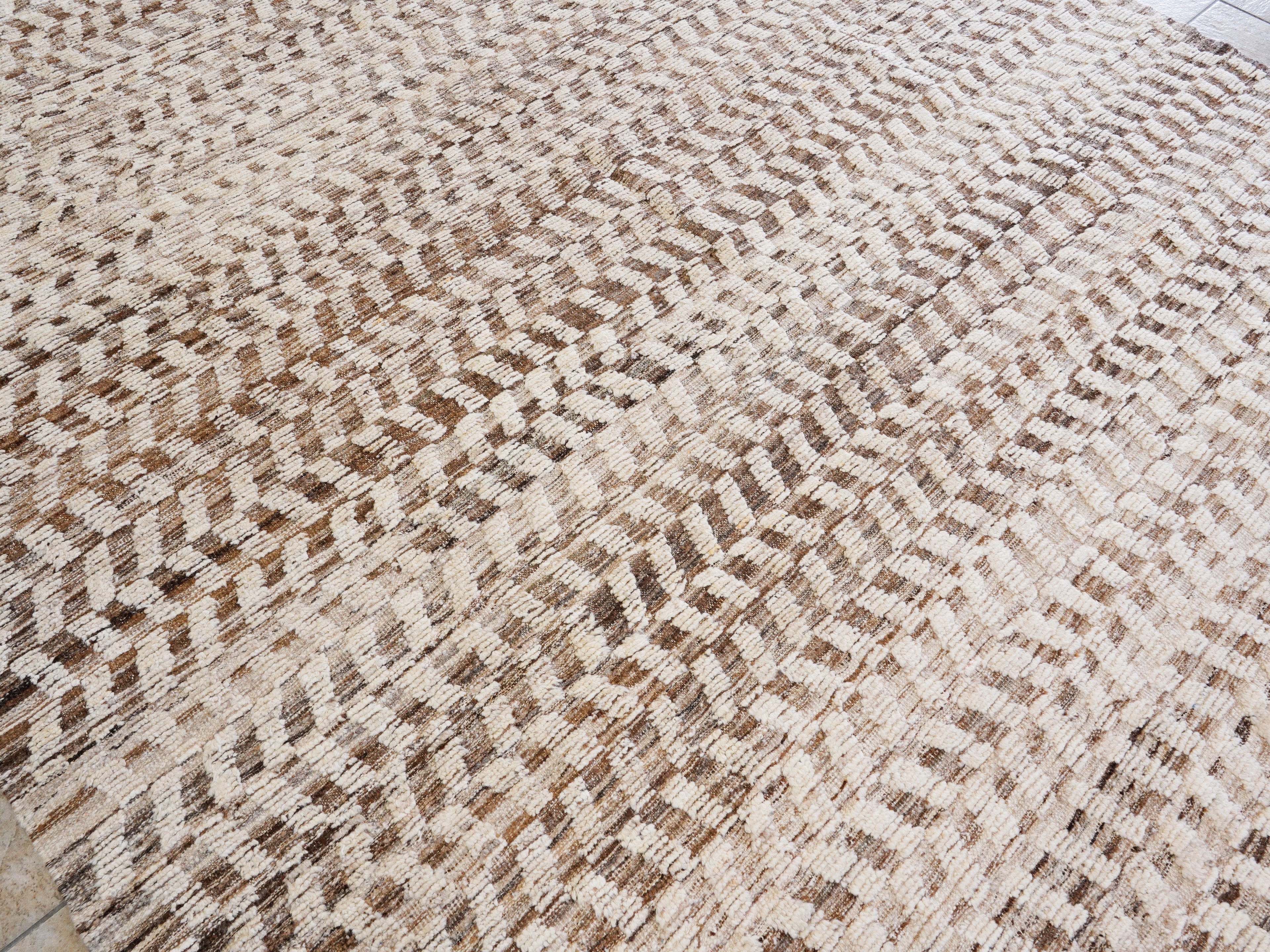 9x10 Ft Beige Moroccan Rug - Hand Knotted Area Rug