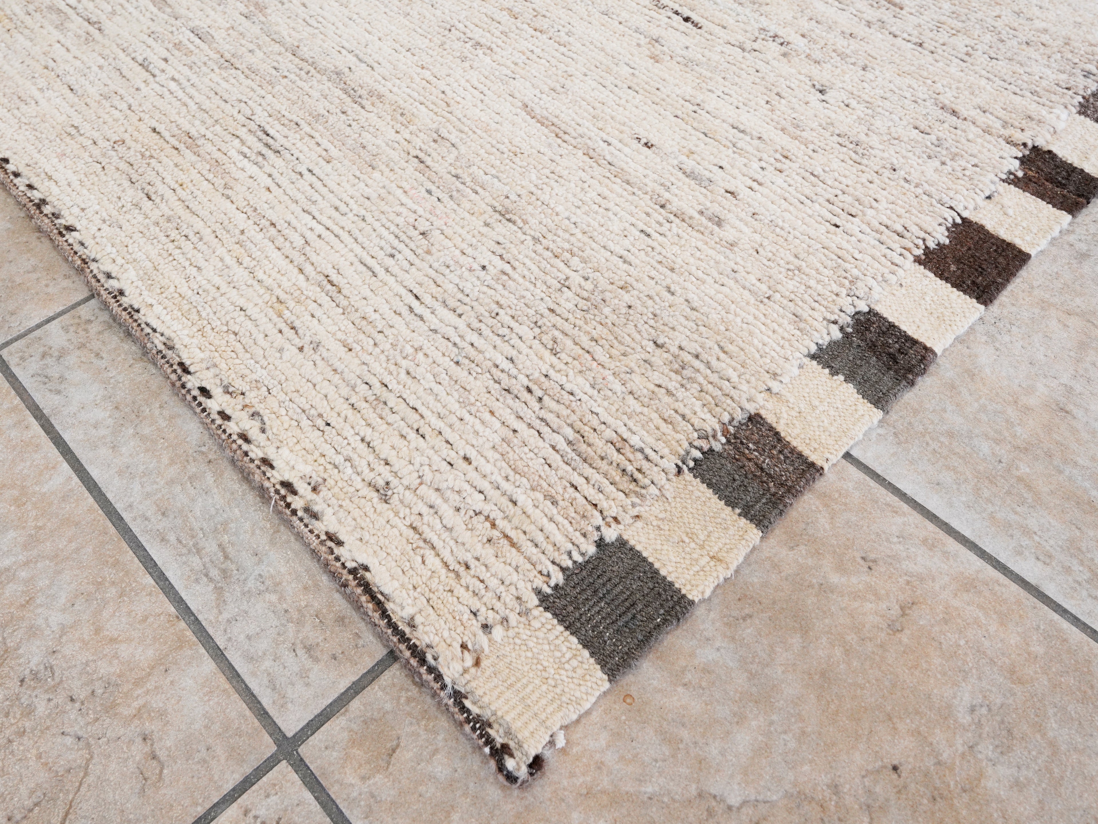 8x10 Ft Beige Moroccan Rug - Hand Knotted Area Rug