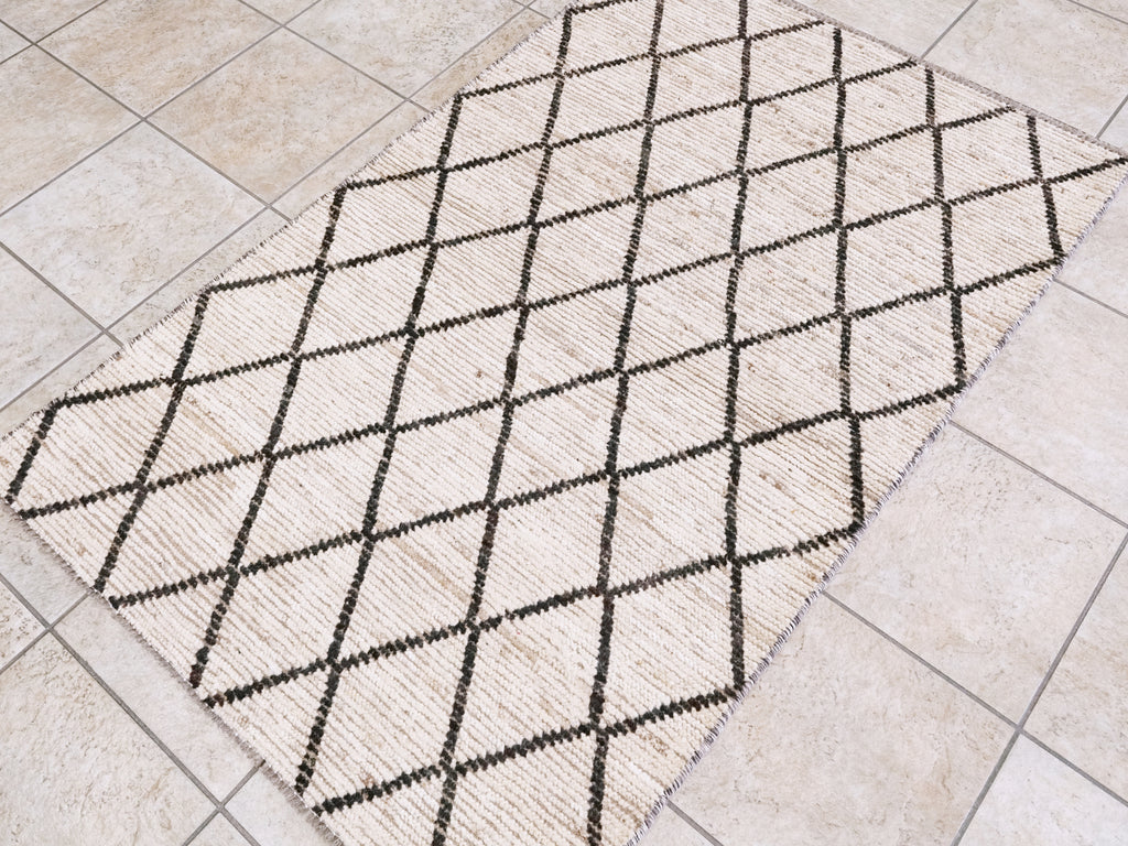 3x5 Ft Beige Moroccan Rug - Hand Knotted Area Rug