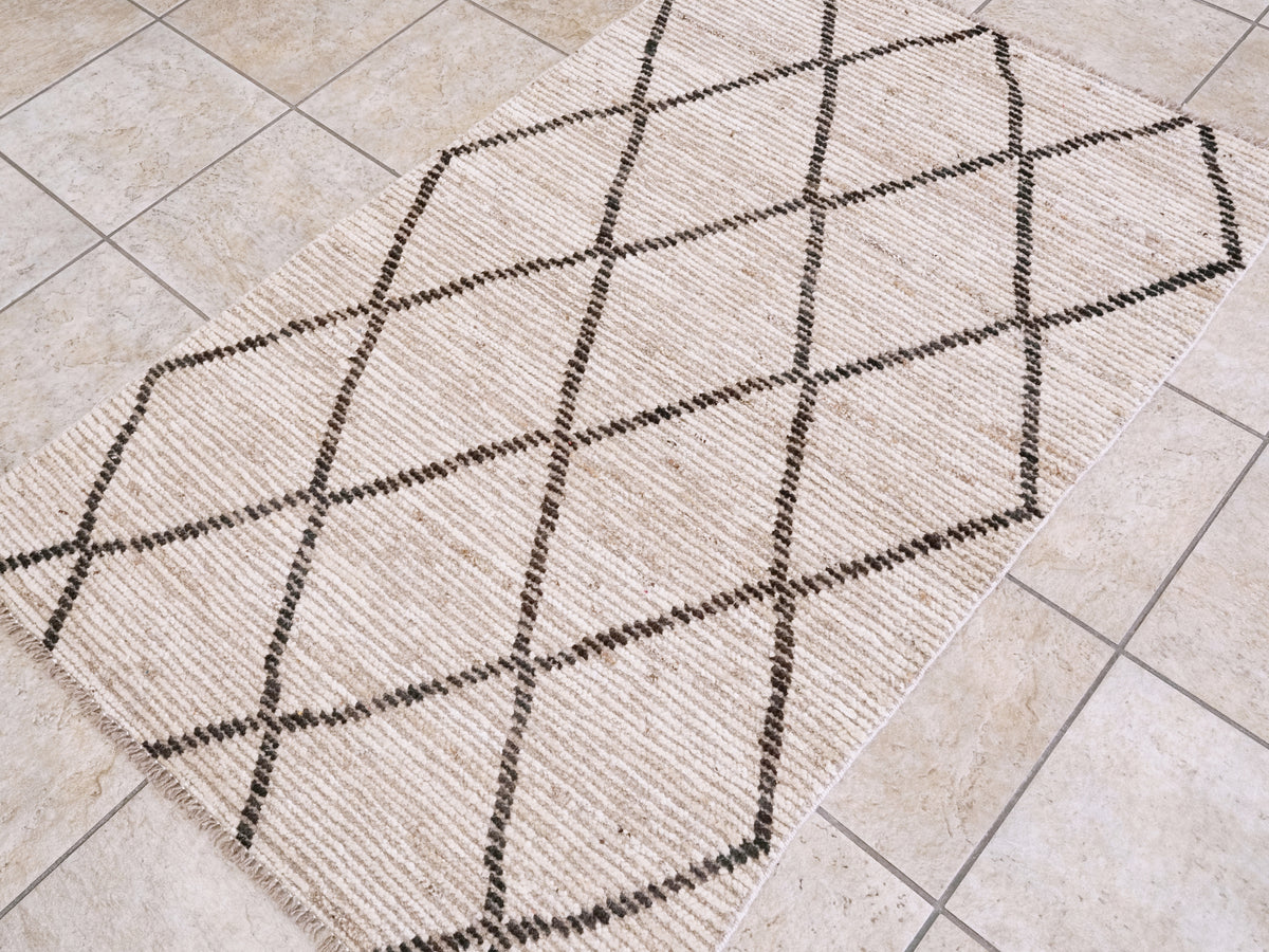 3x5 Ft Beige Moroccan Rug - Hand Knotted Area Rug