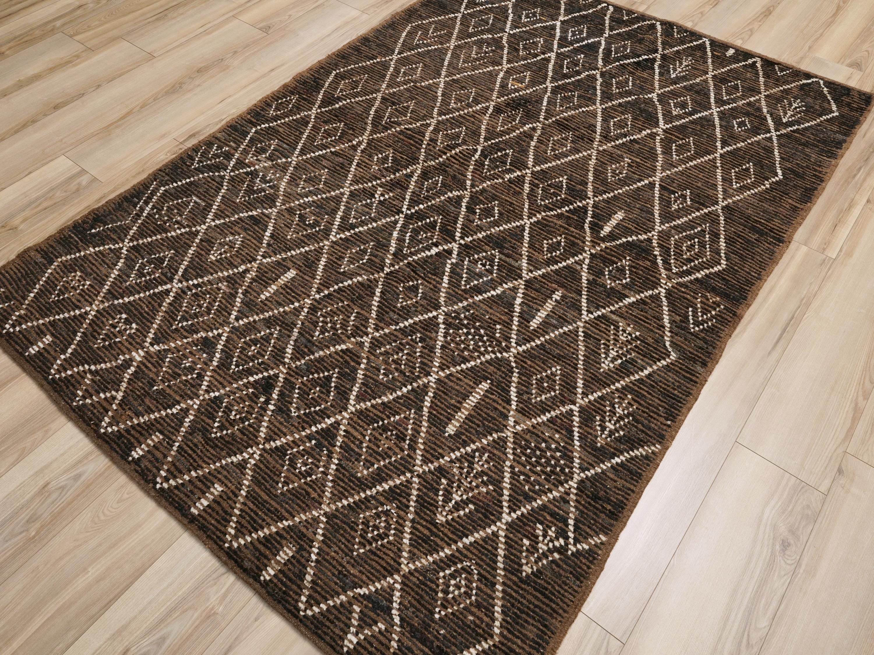 5x8 Ft Dark Brown Moroccan Rug - Hand Knotted Area Rug