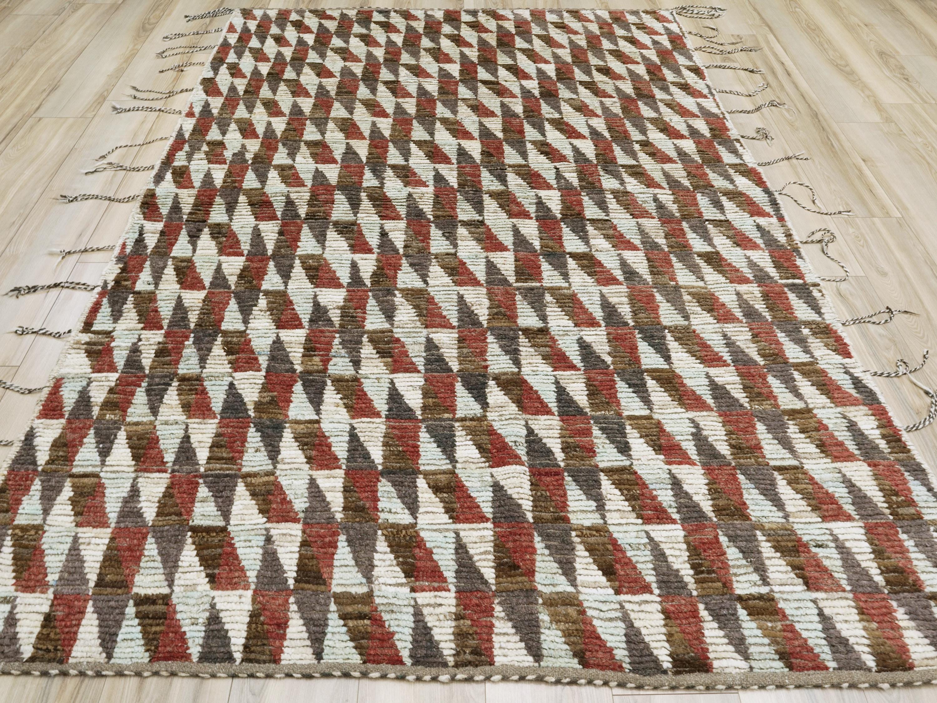 6x9 Ft Moroccan Rug - Tribal Geometric Design