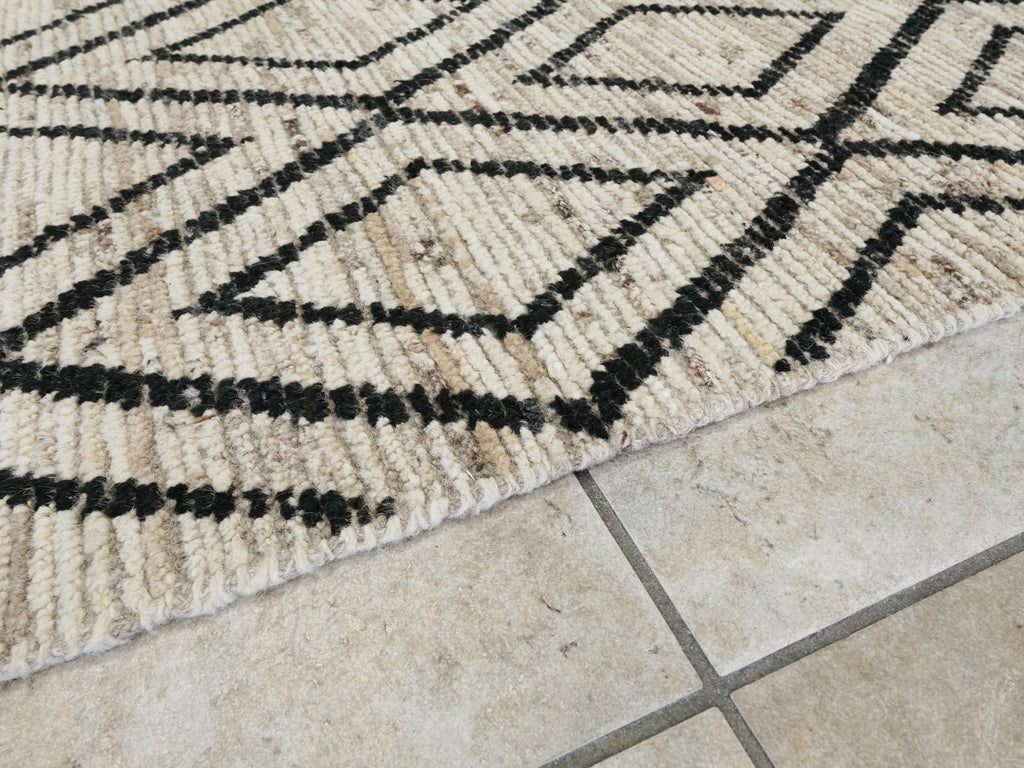 19 Ft White & Black Moroccan Rug - Afghan Wool Hallway Rug