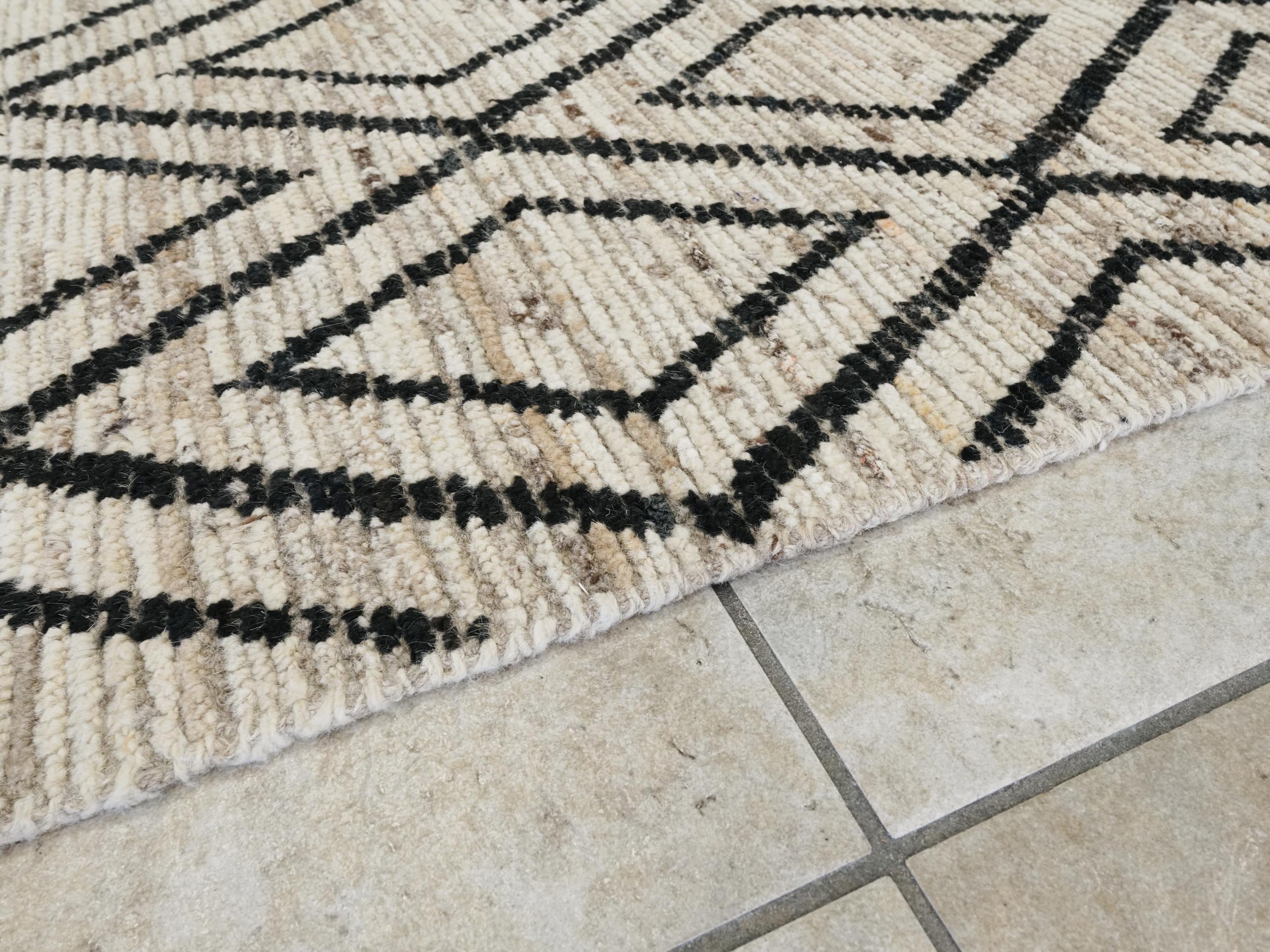 19 Ft White & Black Moroccan Rug - Afghan Wool Hallway Rug