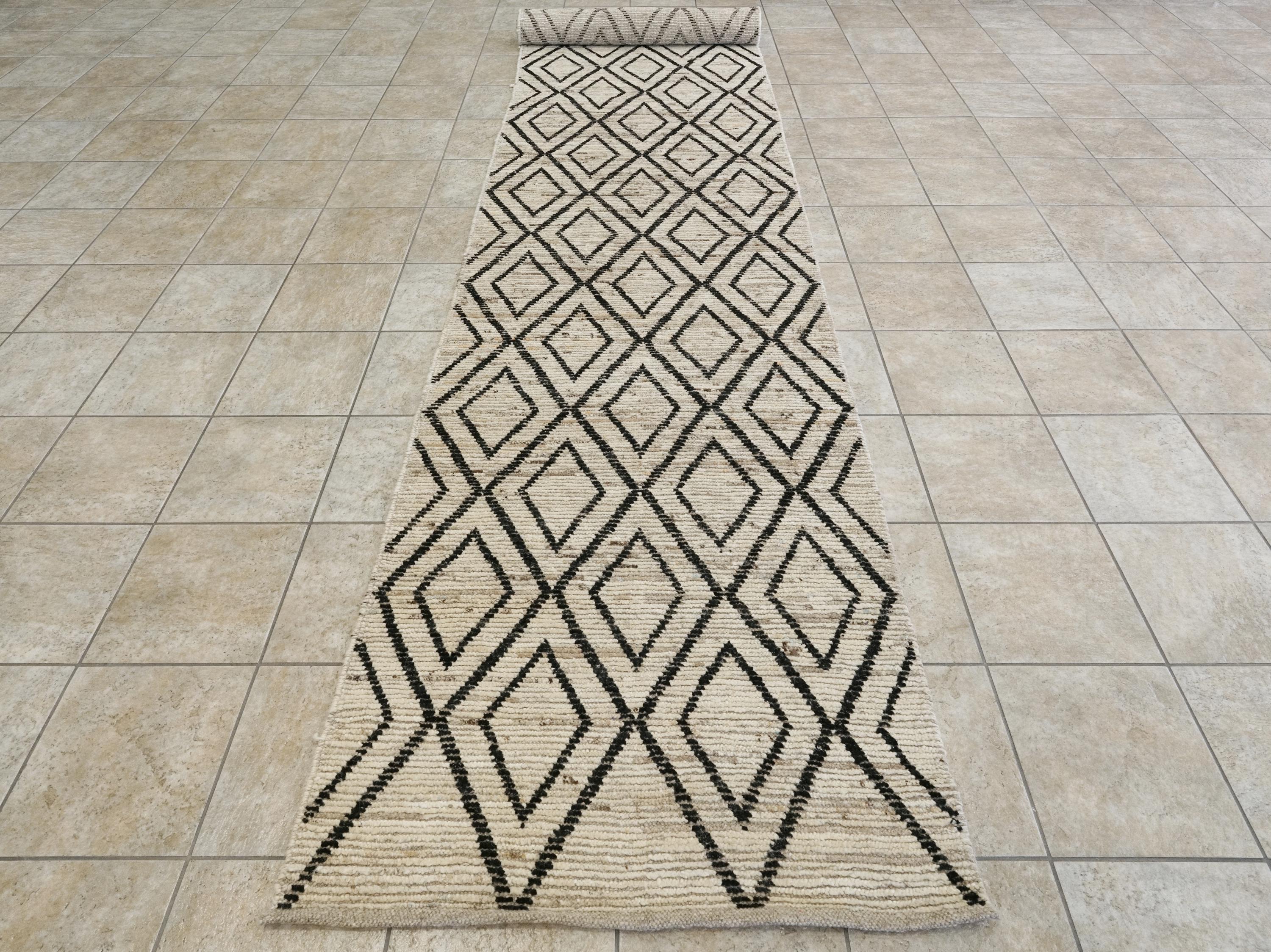 19 Ft White & Black Moroccan Rug - Afghan Wool Hallway Rug