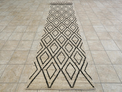 19 Ft White & Black Moroccan Rug - Afghan Wool Hallway Rug