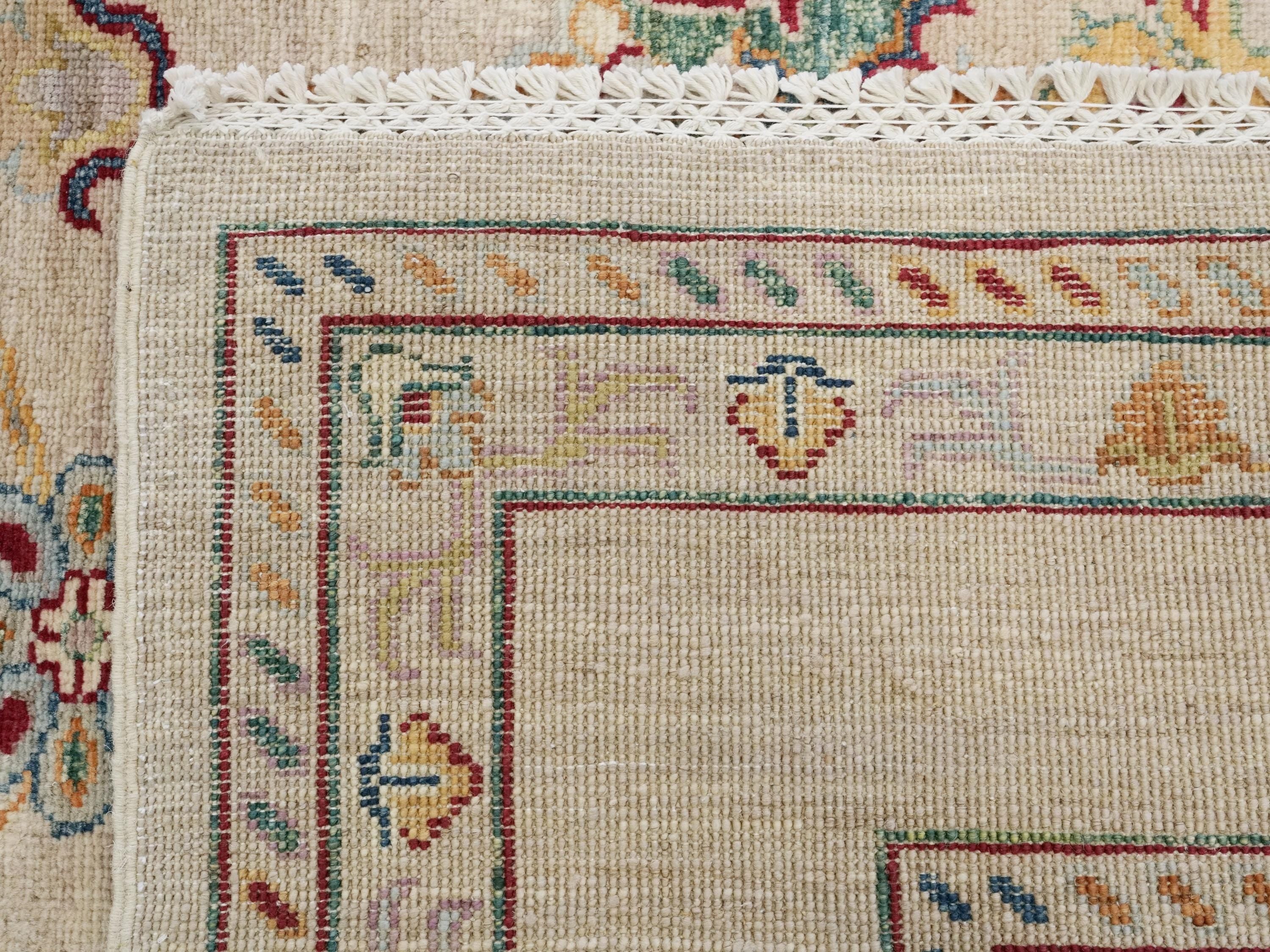5x7 Ft Beige Serapi Rug - Hand Knotted Oriental Area Rug - Floral Design