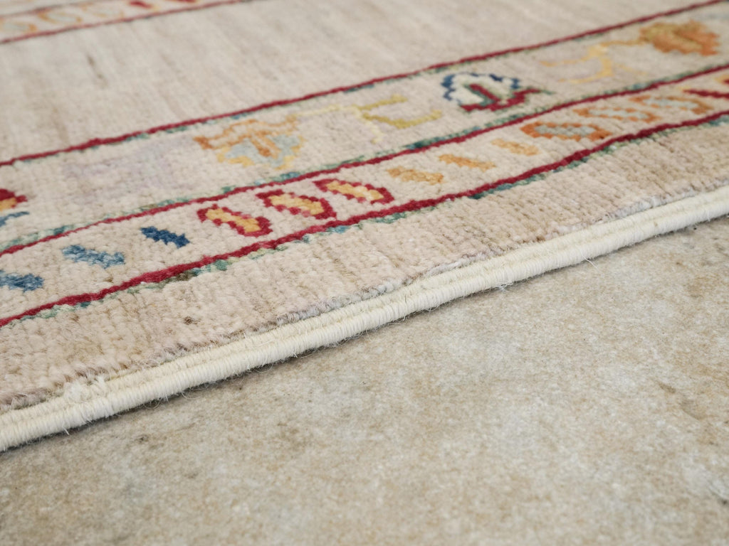5x7 Ft Beige Serapi Rug - Hand Knotted Oriental Area Rug - Floral Design