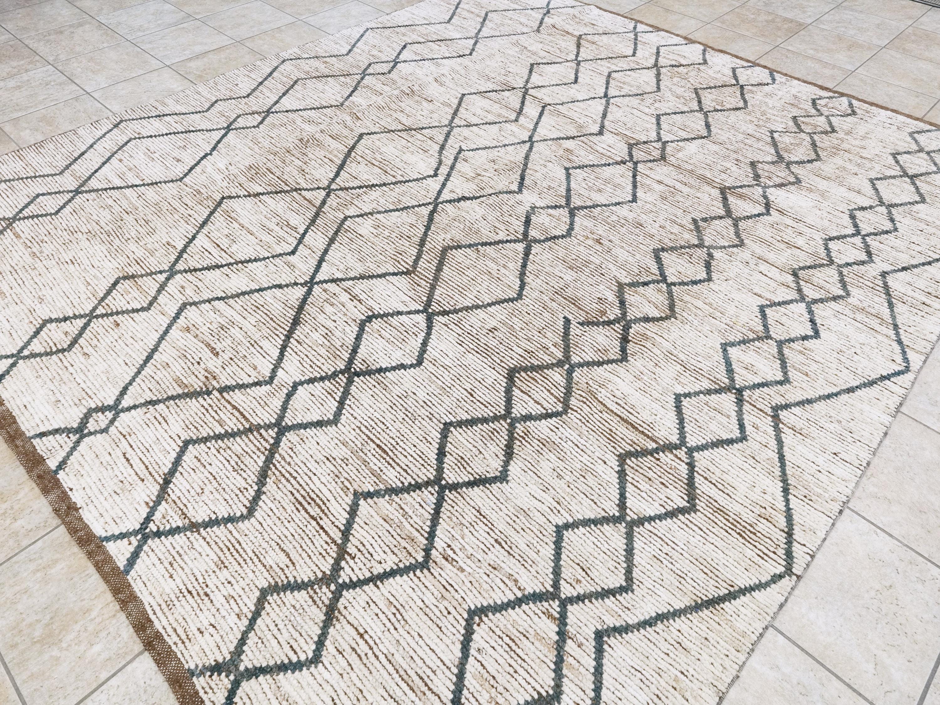 8x10 Ft White & Blue Moroccan Rug - Hand Knotted Wool Area Rug