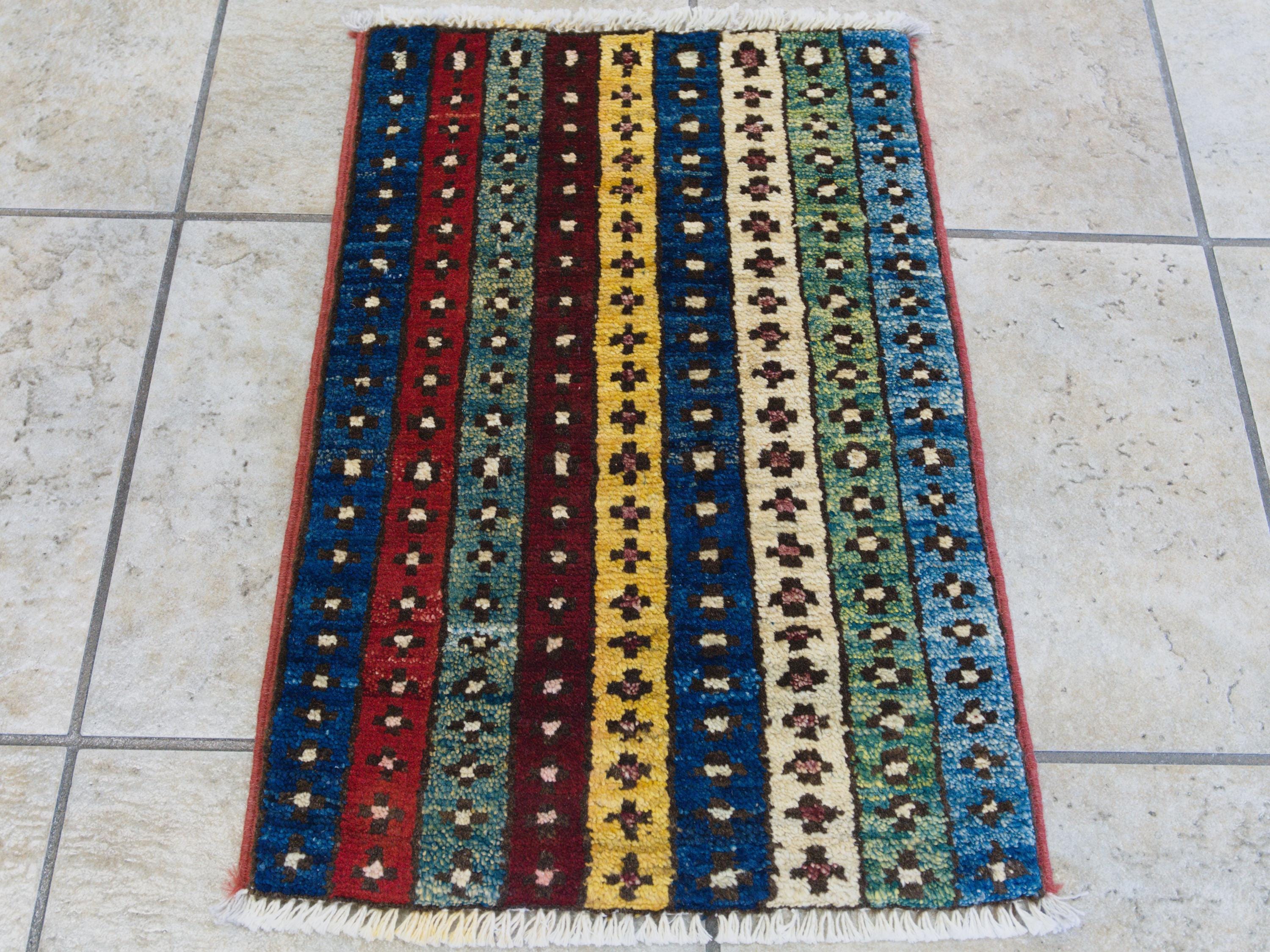 1x2 Ft Colorful Heriz Rug - Wool Accent Rug