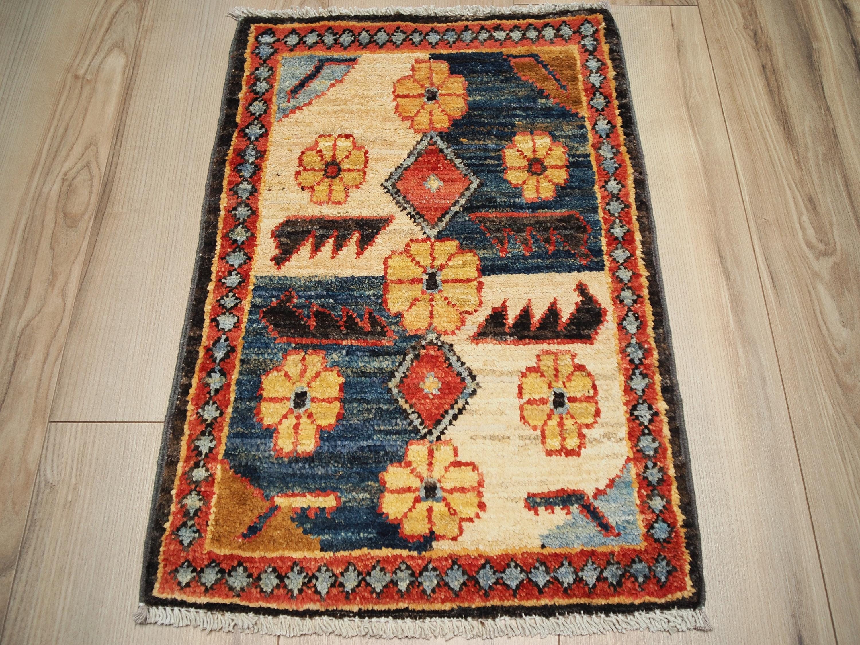 1x2 Ft Hand Knotted Heriz Rug - Beige & Blue Floral Accent Rug