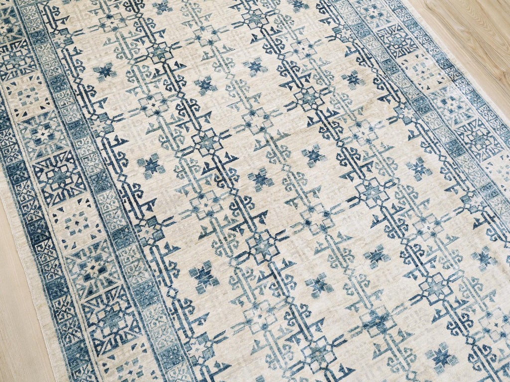 5x8 Ft Blue & White Heriz Rug - Hand Knotted Area Rug
