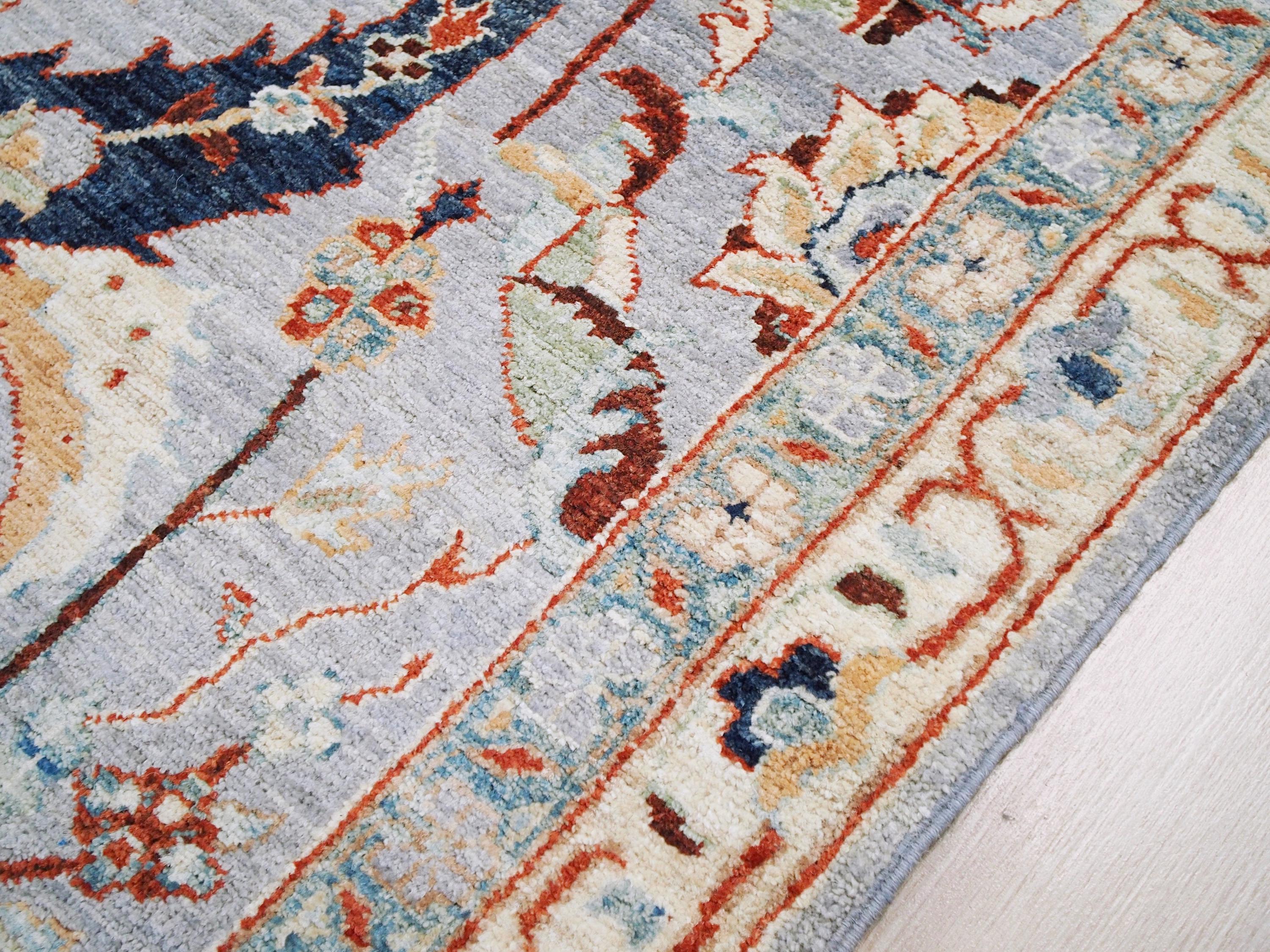 6x9 Ft Light Grey Serapi Rug - Hand Knotted Oriental Rug - Floral Design