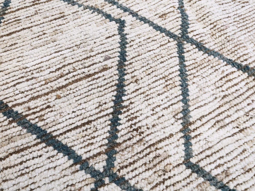 8x10 Ft White & Blue Moroccan Rug - Hand Knotted Wool Area Rug