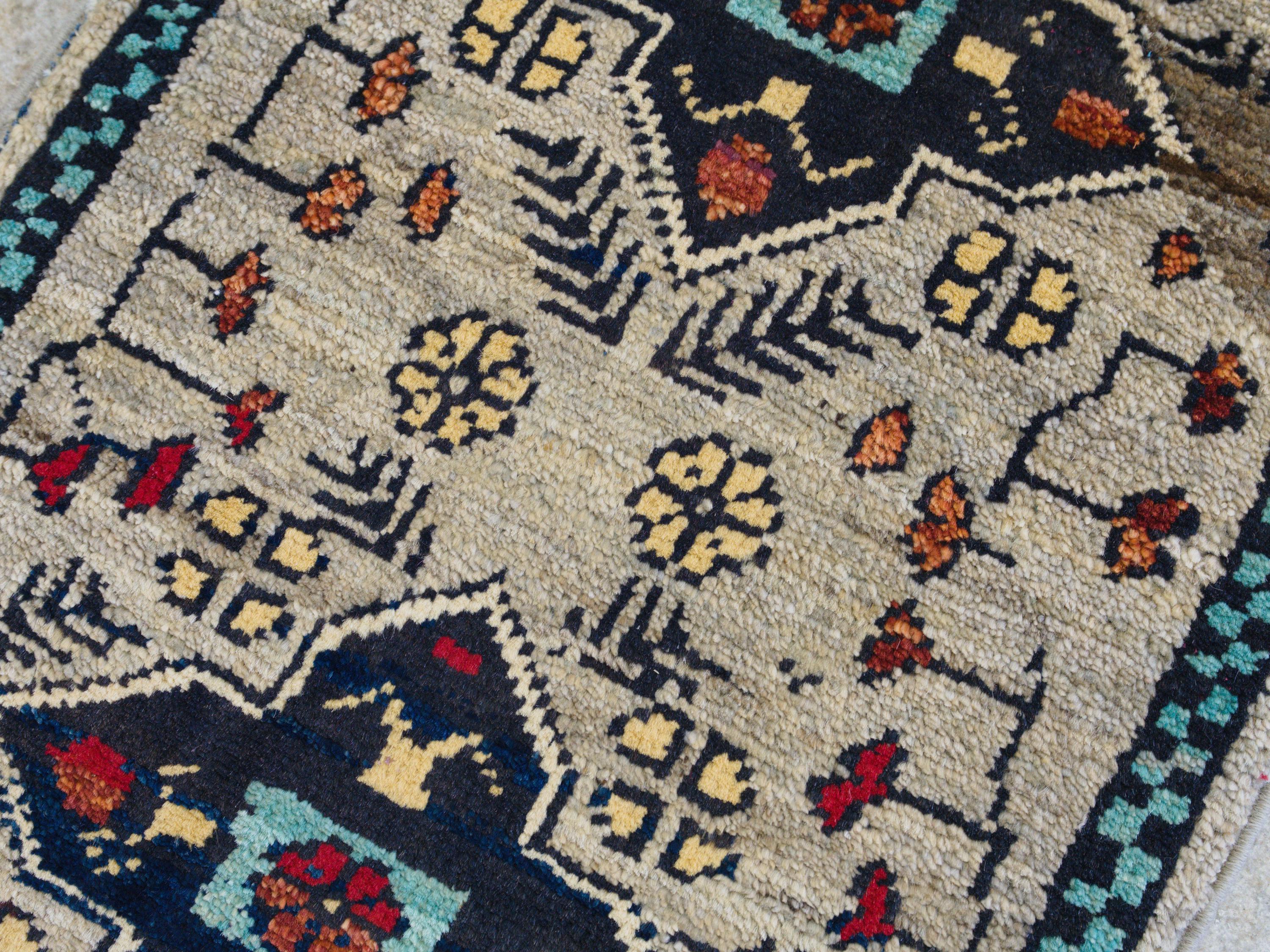 1x2 Ft Brown Serapi Rug - Floral Accent Rug