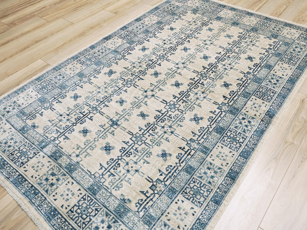 5x8 Ft Blue & White Heriz Rug - Hand Knotted Area Rug