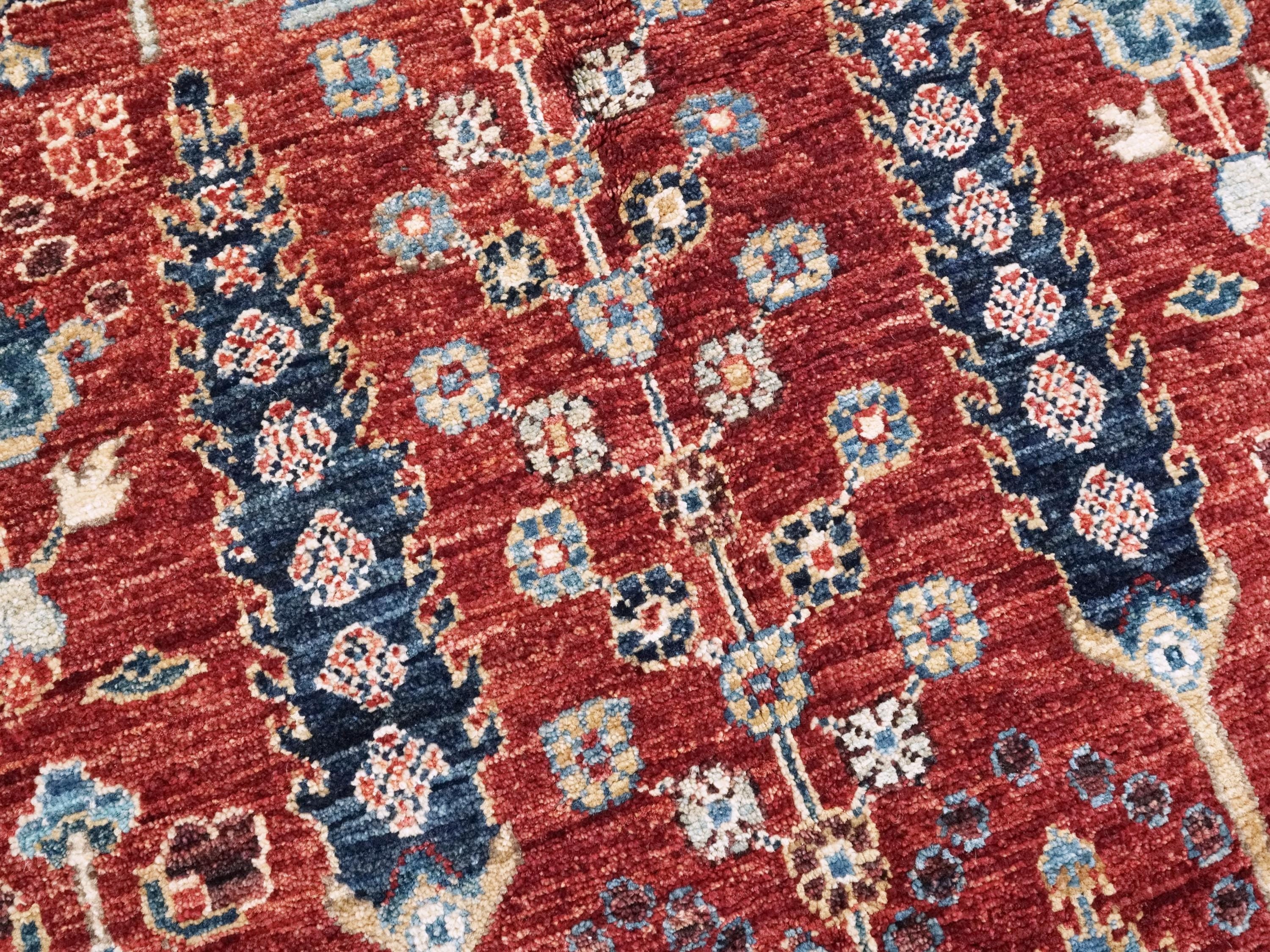 5x7 Ft Red Serapi Rug - Hand Knotted Oriental Rug - All Over Design