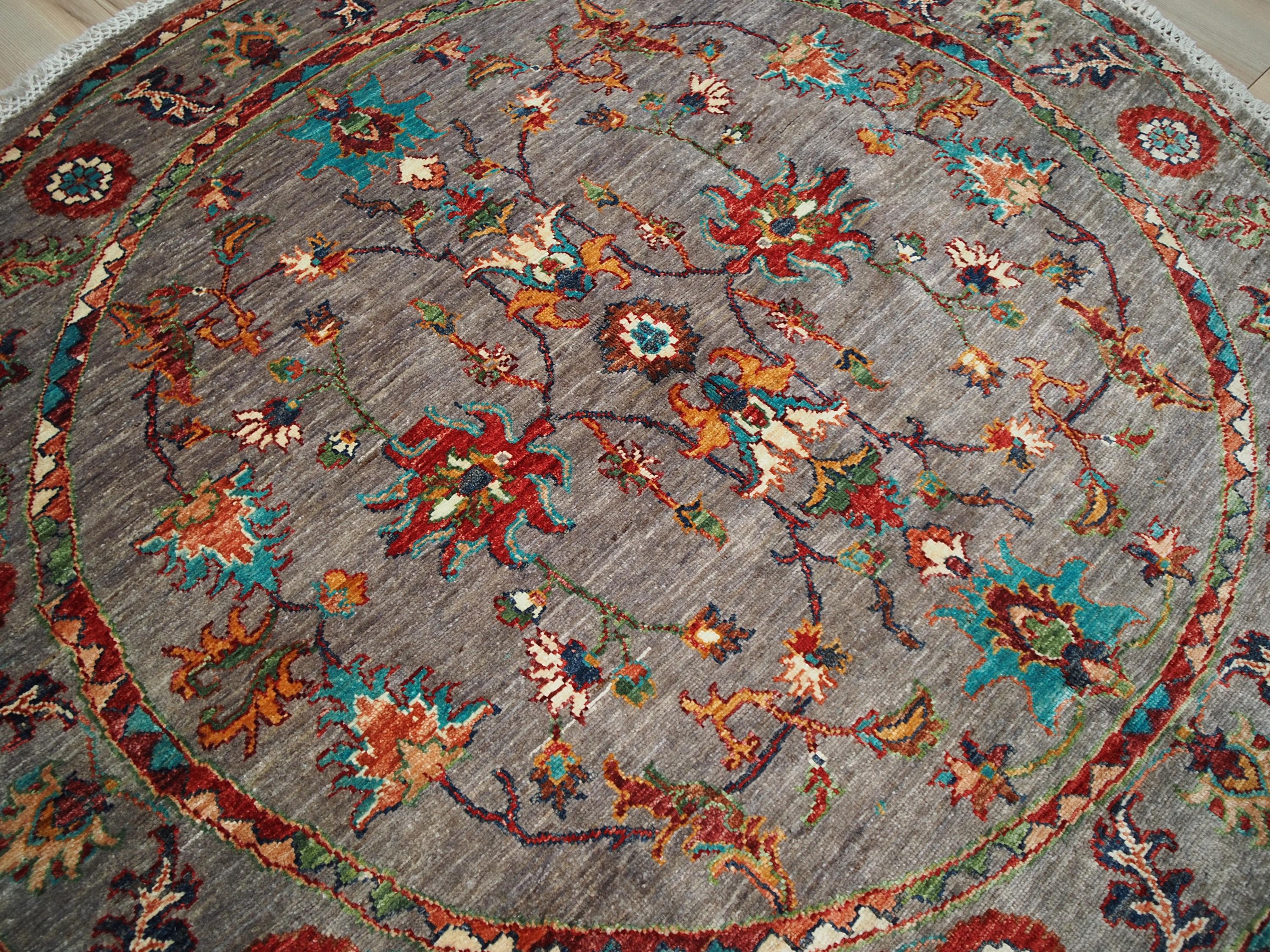 5x5 Ft Gray Serapi Rug - Round Floral Rug -  Persian Design