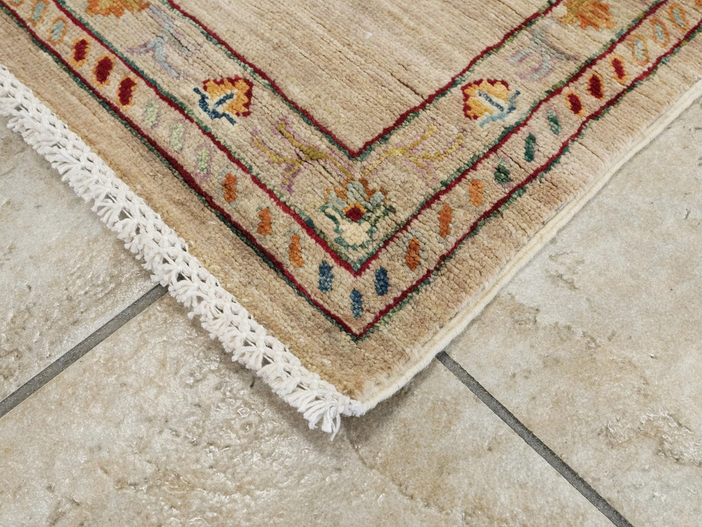 5x7 Ft Beige Serapi Rug - Hand Knotted Oriental Area Rug - Floral Design