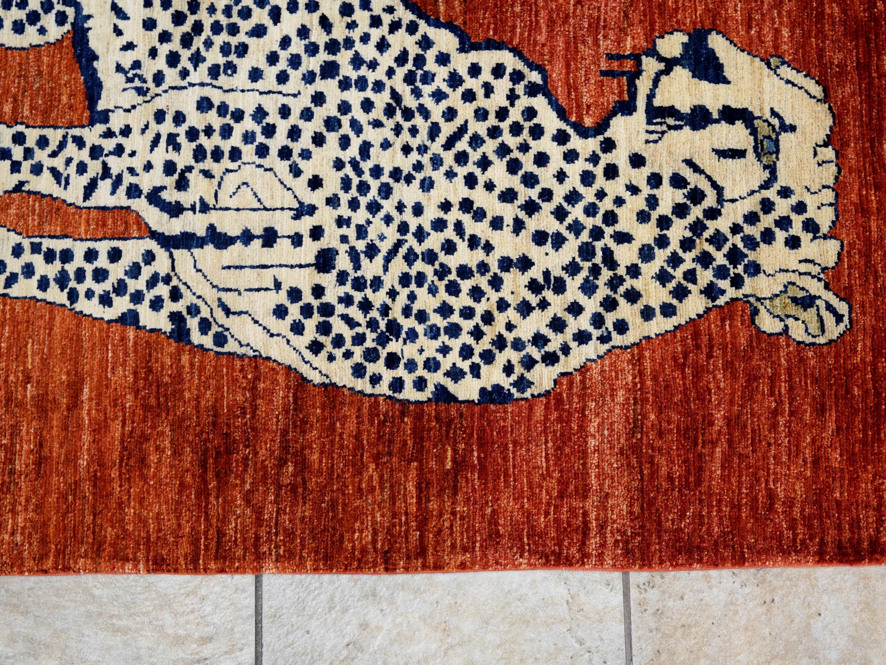 4x6 Ft Red Cheetah Rug - Hand Knotted Oriental Rug