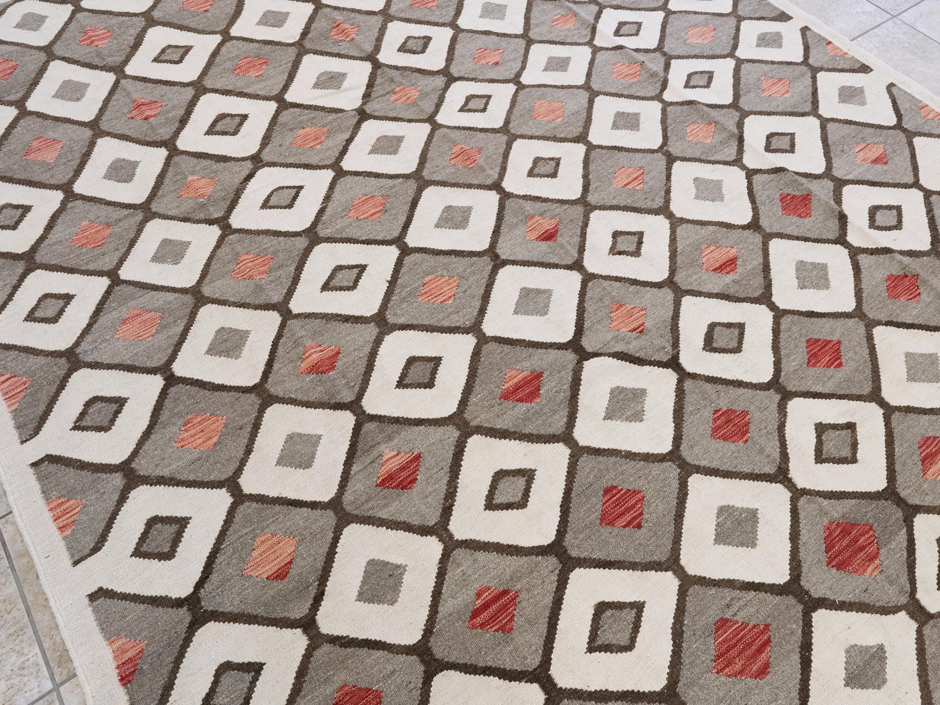 8x10 Ft Brown & Beige Kilim Rug - Flat Weave Area Rug - Tribal Design