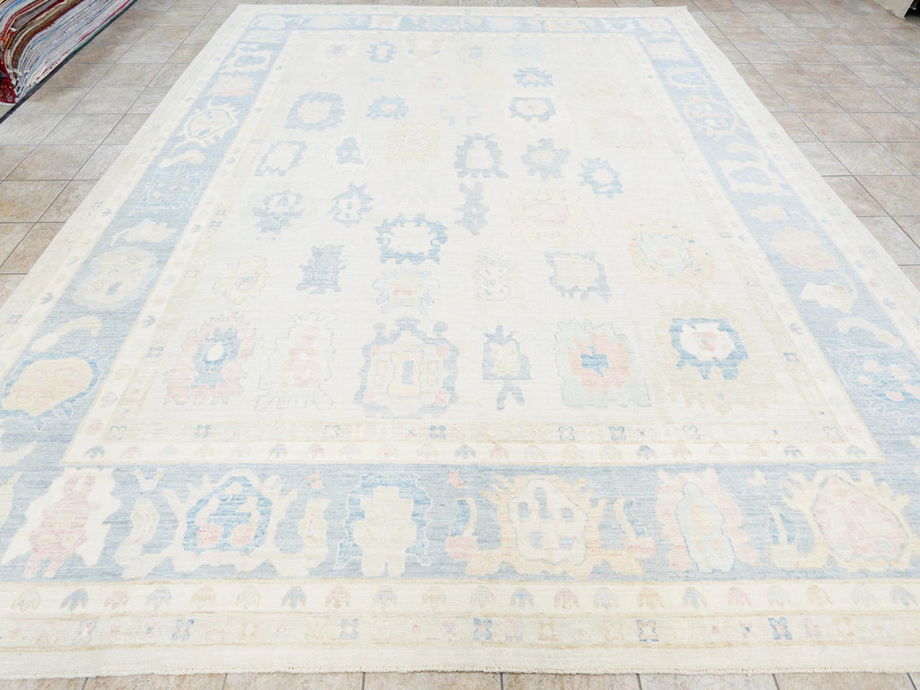 12x15 Ft Muted Ushak Rug - Traditional Wool Area Rug - White & Blue Turkish design