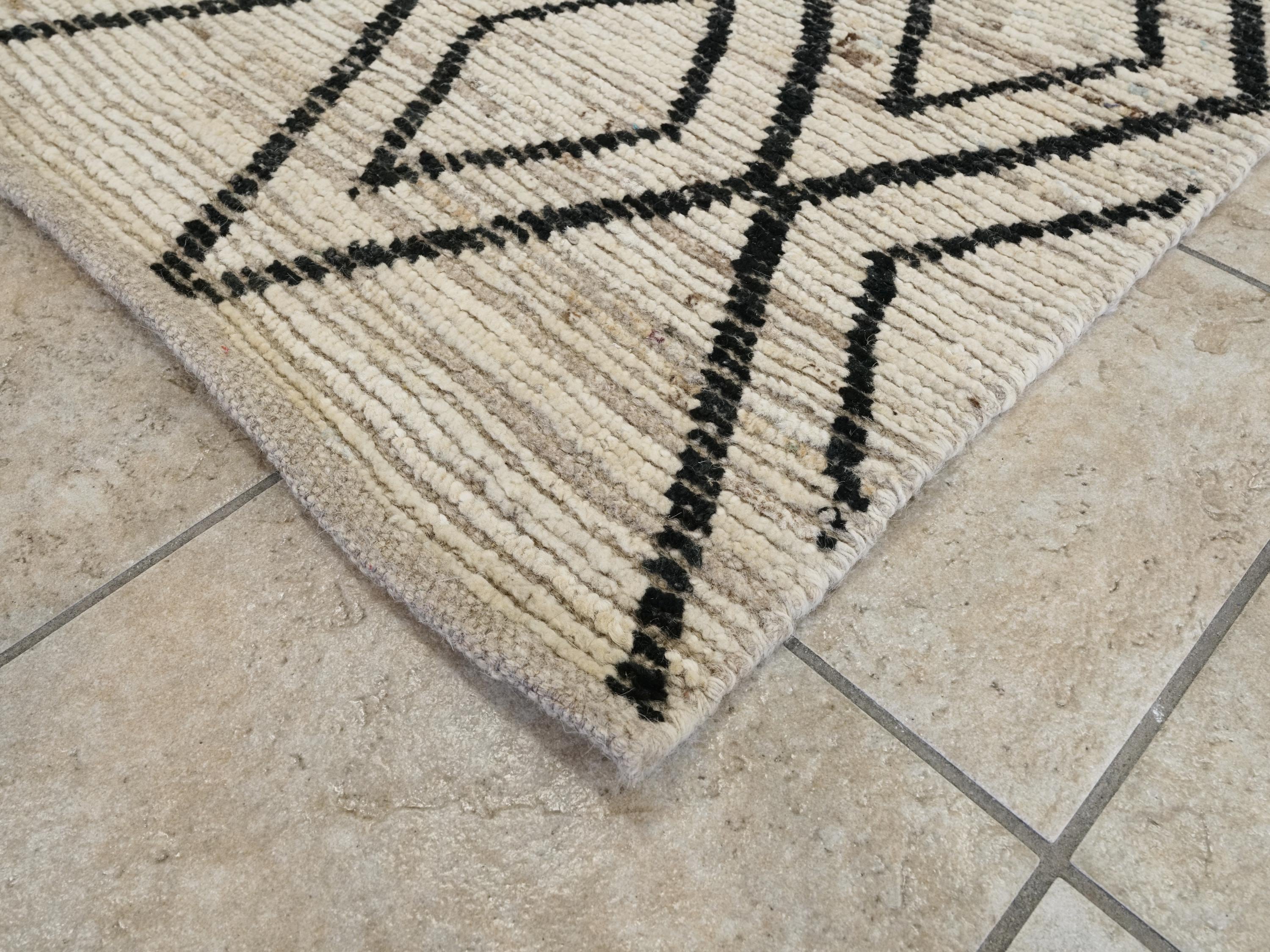 19 Ft White & Black Moroccan Rug - Afghan Wool Hallway Rug