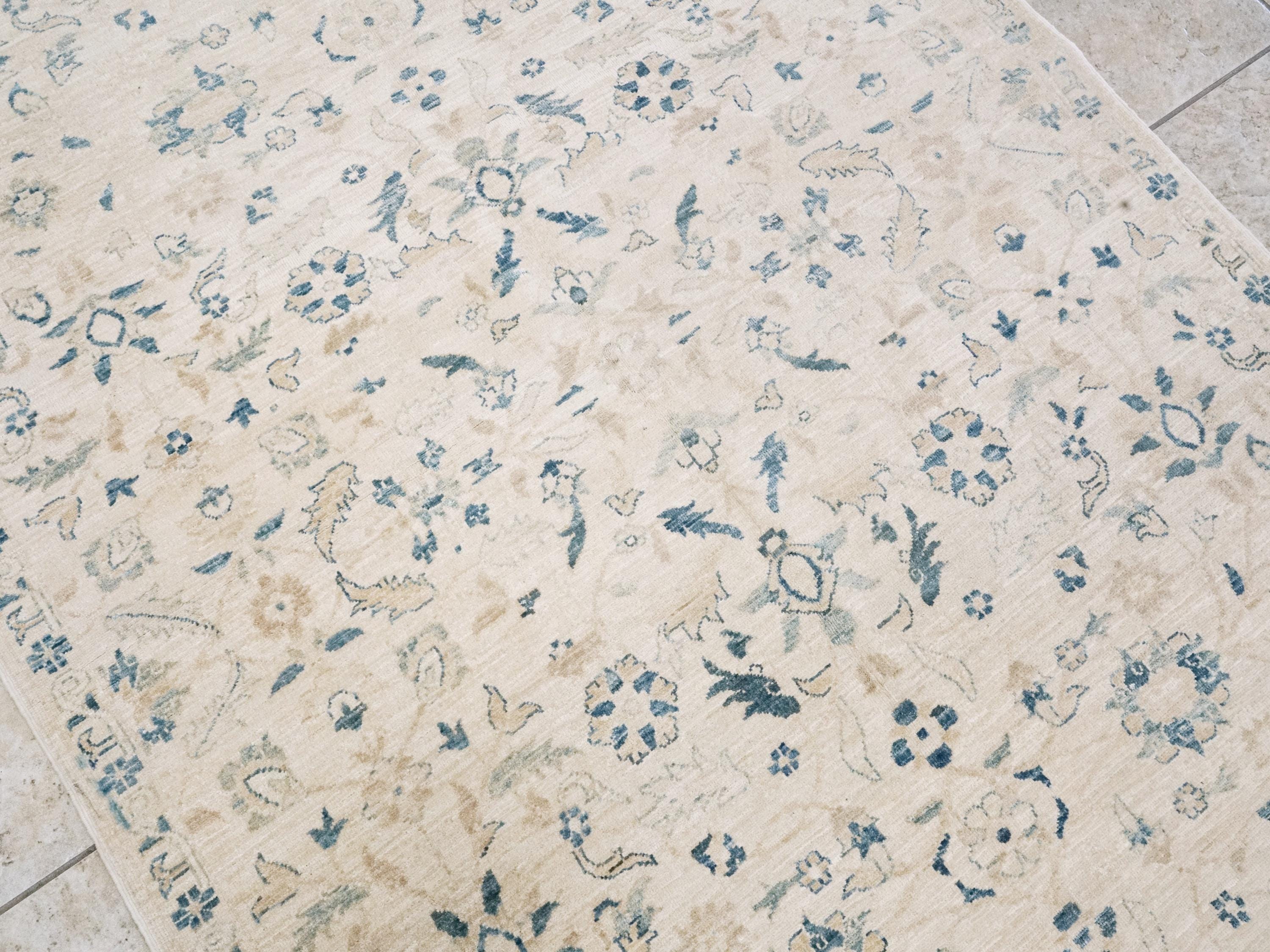 Handmade White Serapi Rug - 4x6 Ft Oriental Area Rug - Floral Design