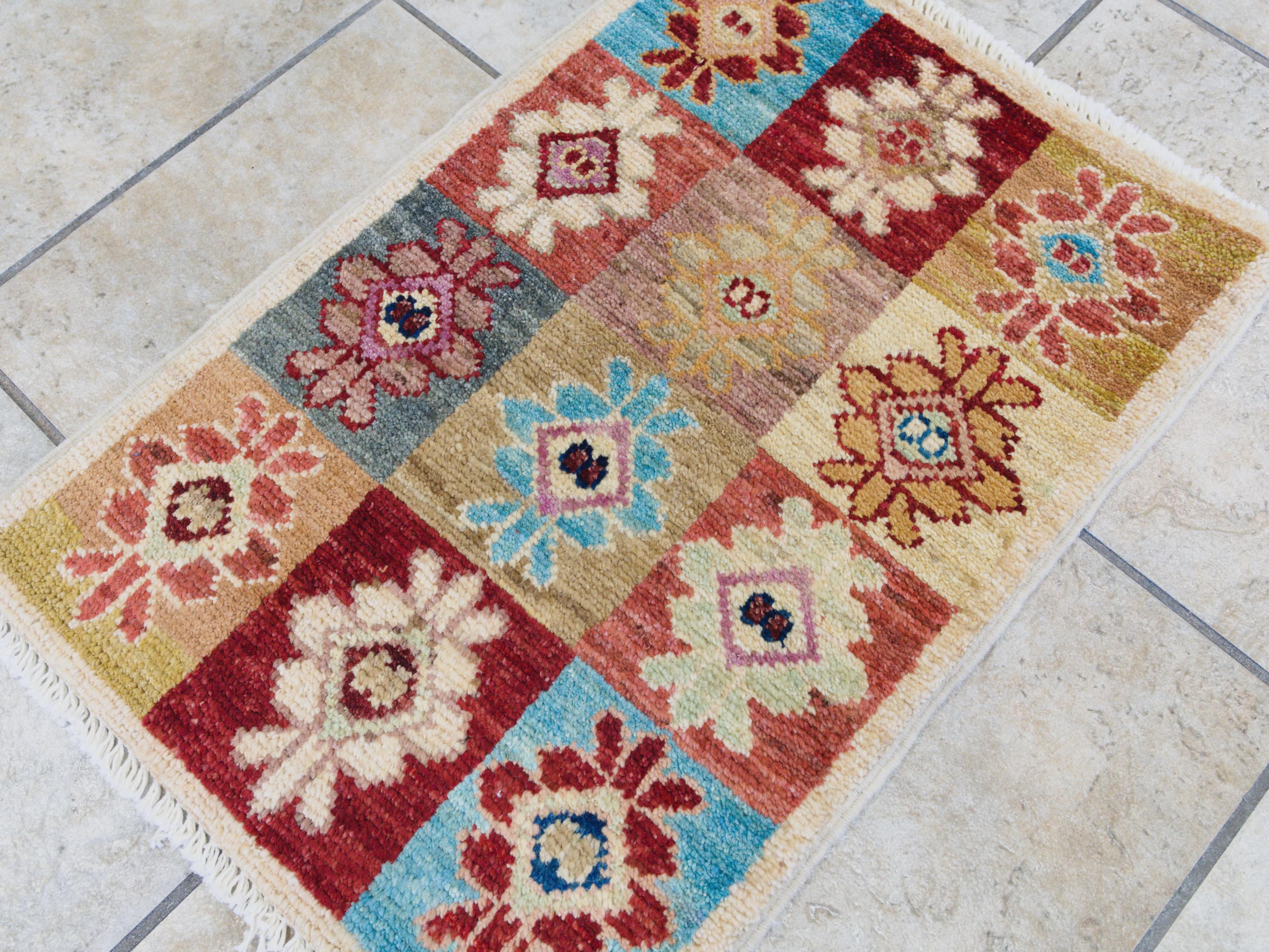1x2 Ft Colorful Serapi Rug - Floral Accent Rug