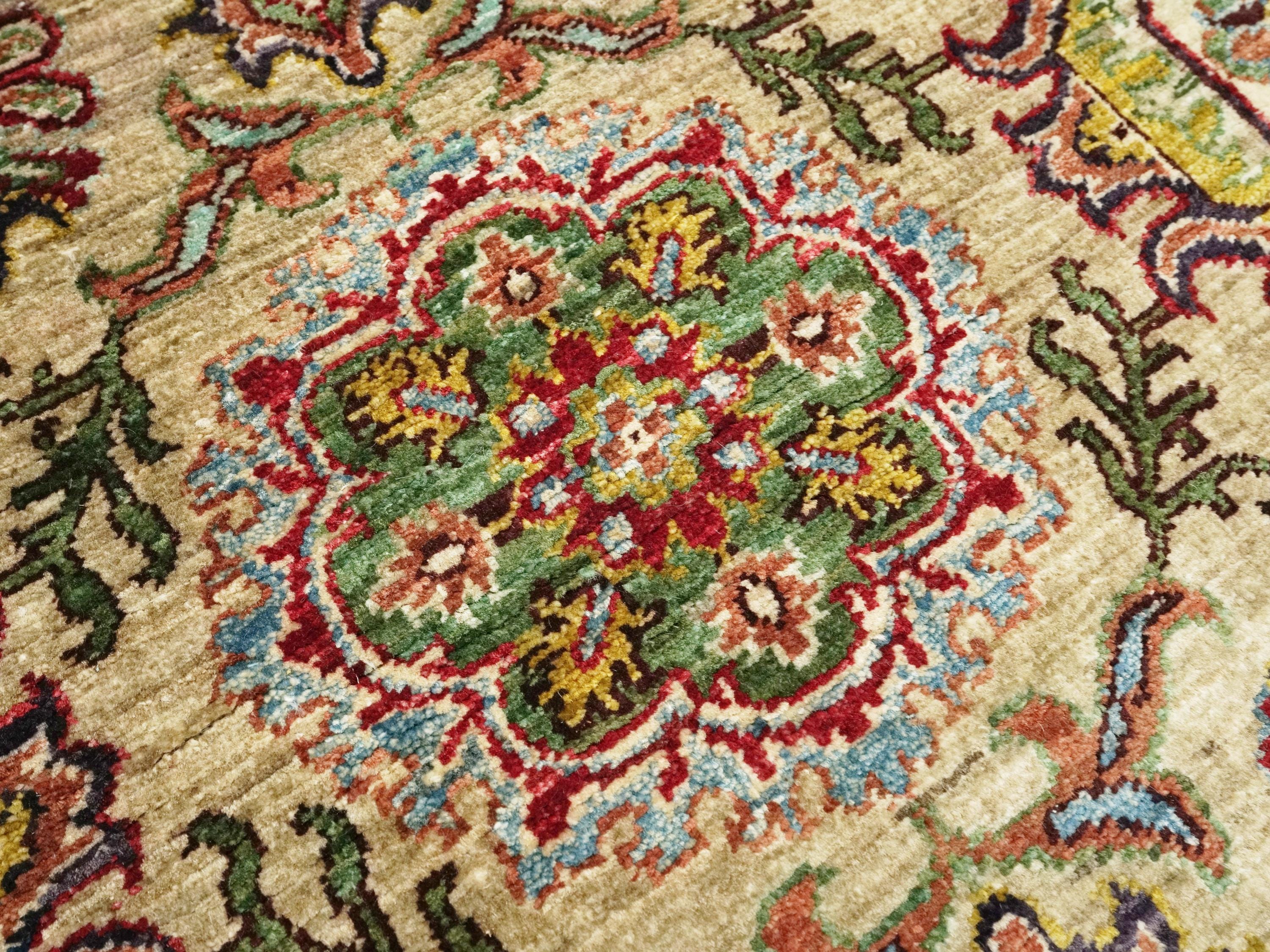 3x5 Ft Beige Serapi Rug - Hand Knotted Oriental Area Rug