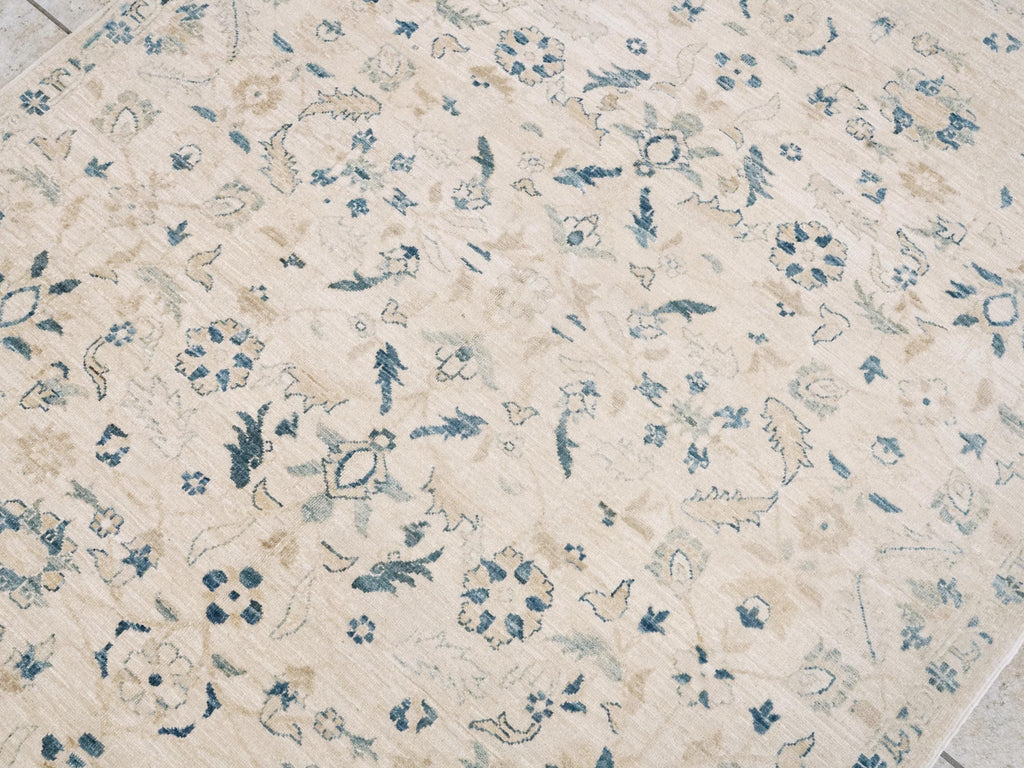 Handmade White Serapi Rug - 4x6 Ft Oriental Area Rug - Floral Design