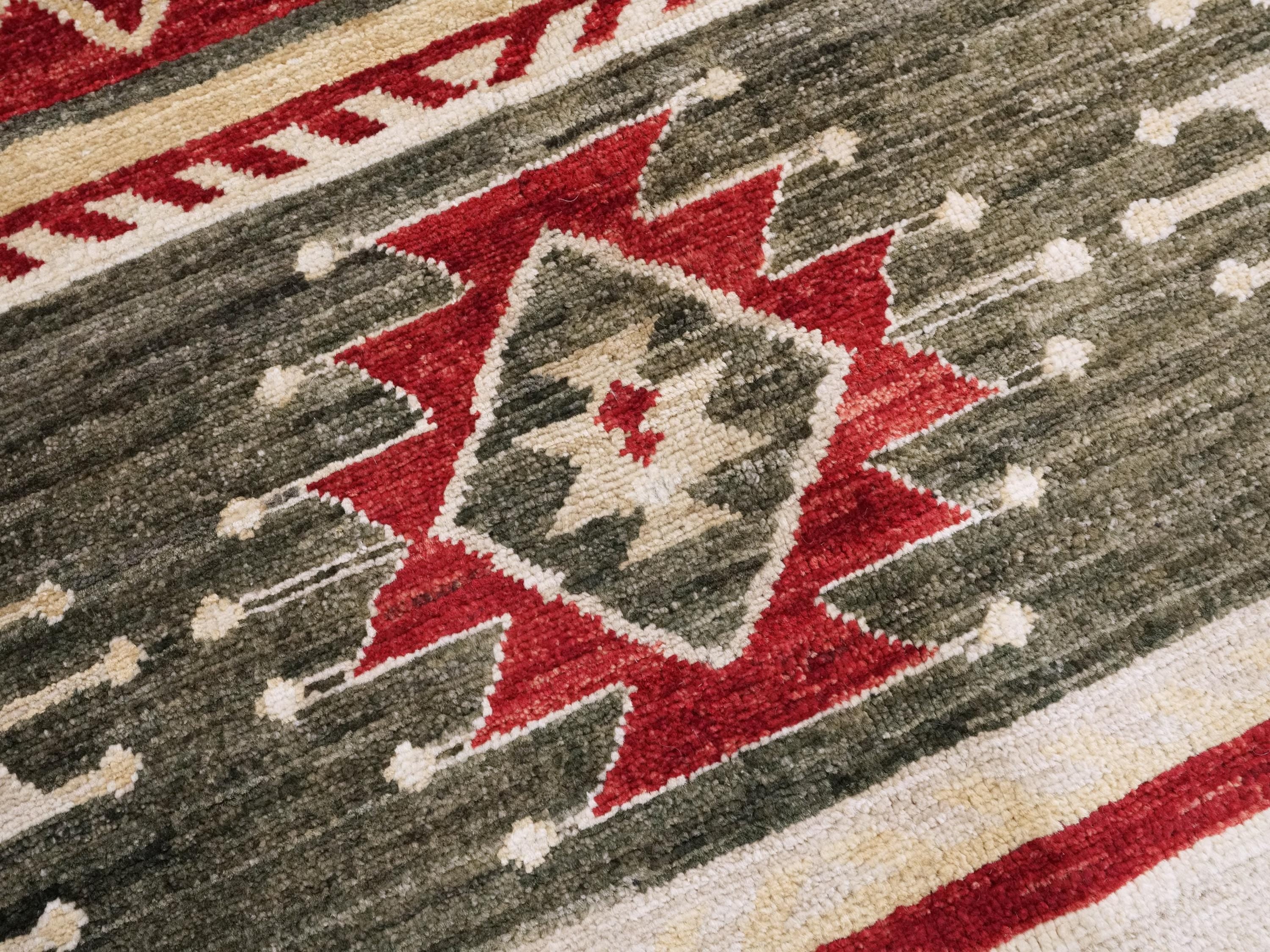6x9 Ft Green & Red Heriz Rug - Oriental Area Rug - Persian Design