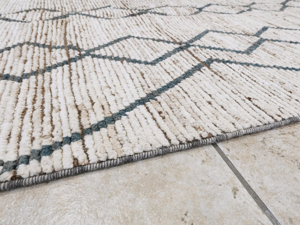 8x10 Ft White & Blue Moroccan Rug - Hand Knotted Wool Area Rug